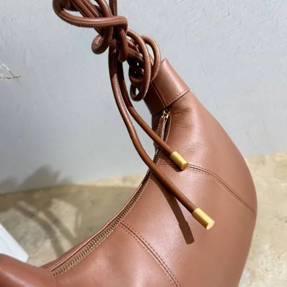 Elegant Adjustable Leather Shoulder Bag